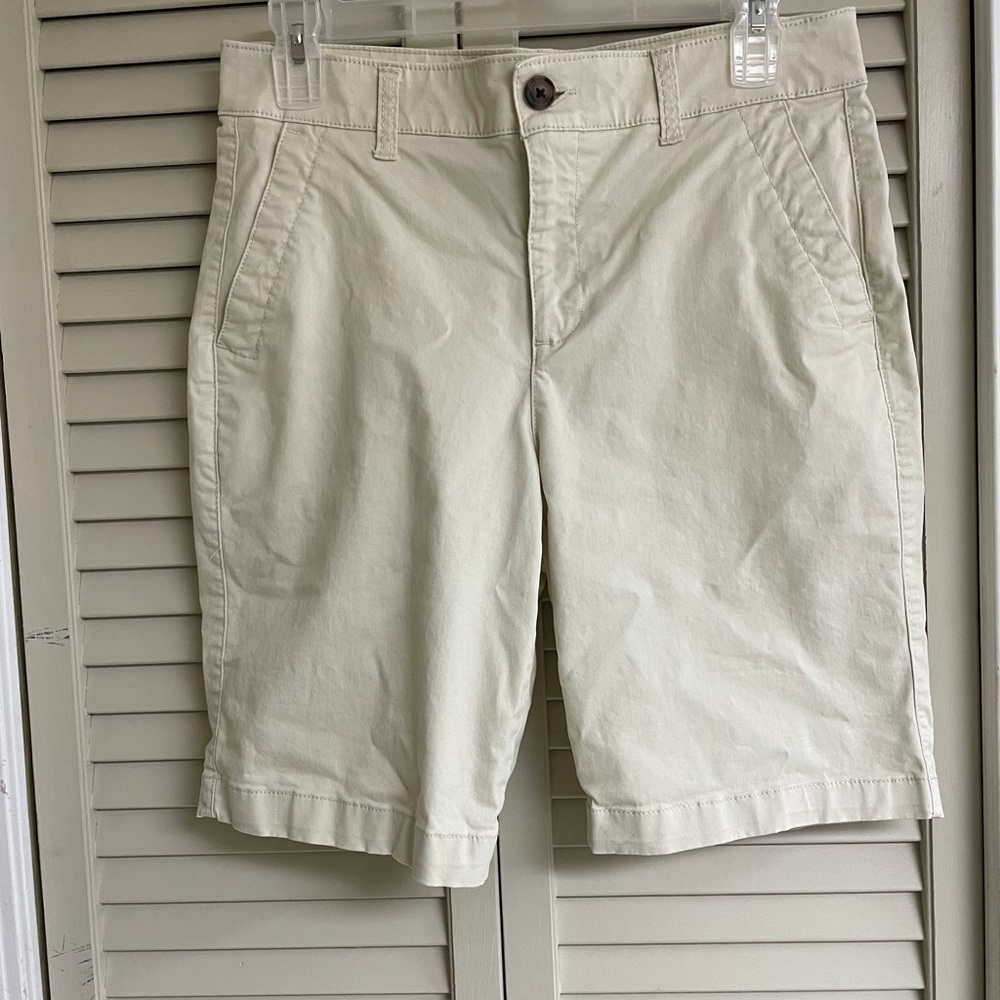 GAP Bermuda cream shorts